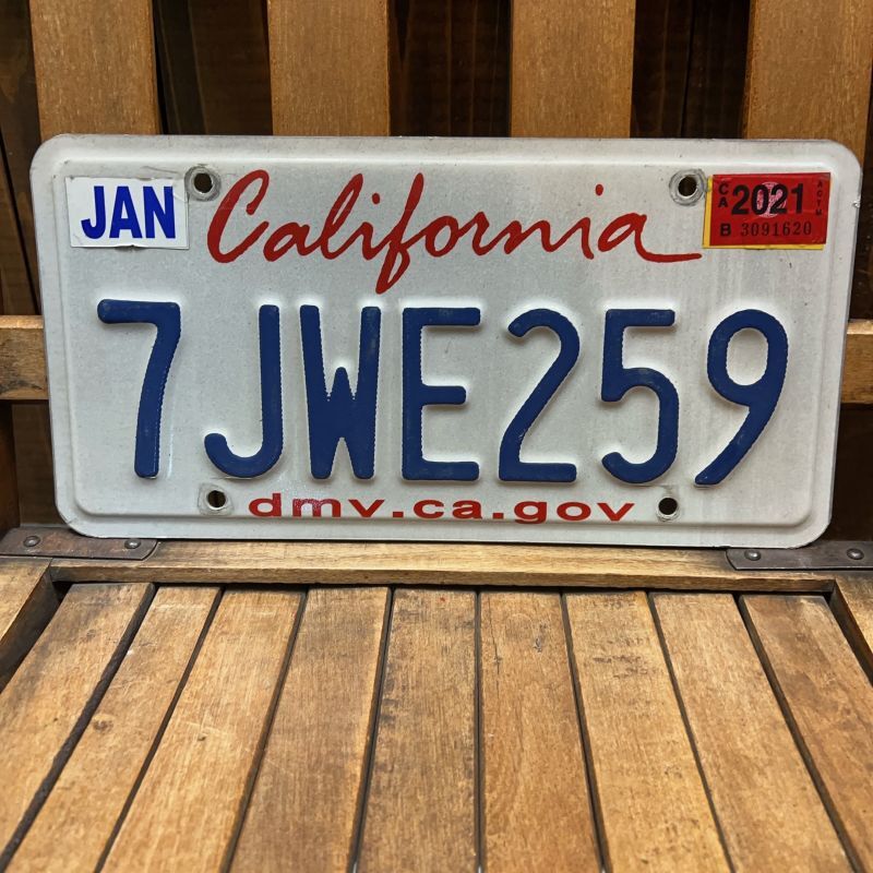 Vintage License plate California - KANCHI HOUSE